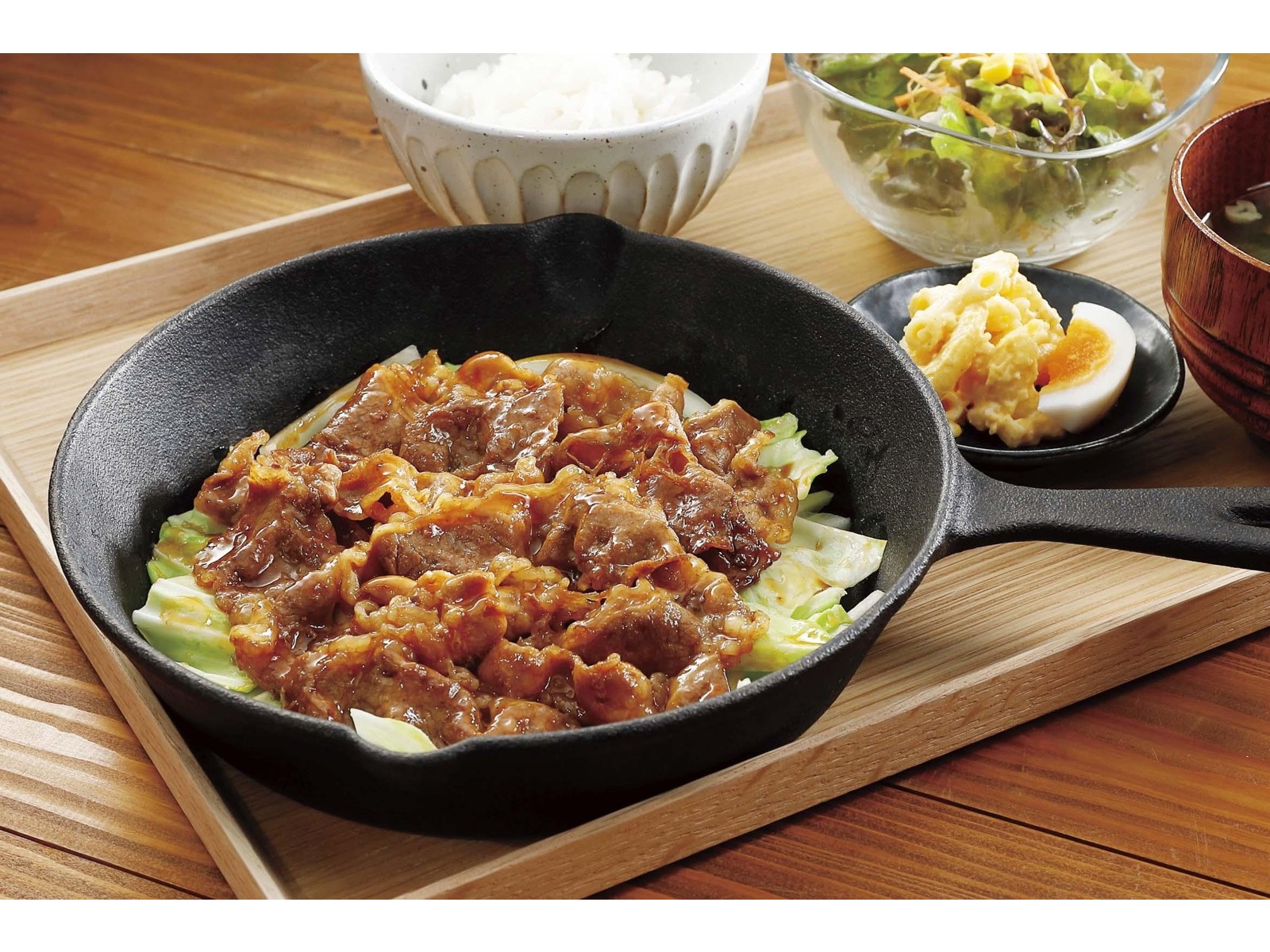 ニッシン・グルメビーフ 吉野家監修 鉄板牛カルビ焼肉 190g