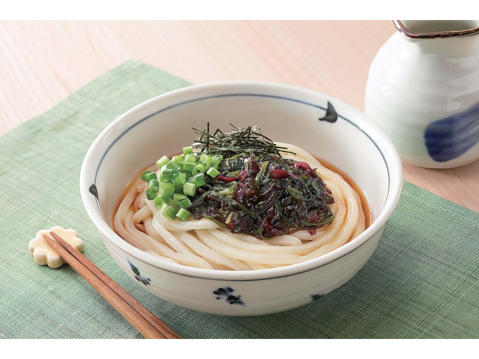 海藻の佃煮 黒色 プラスチック容器 黒きくらげ佃煮（内容量：120g） – 芽ぐむ和 オンラインショップ