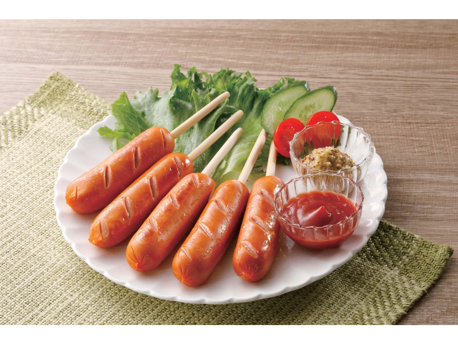 切れ目入り 串つきフランクフルト 10本入（290g）| コープこうべ