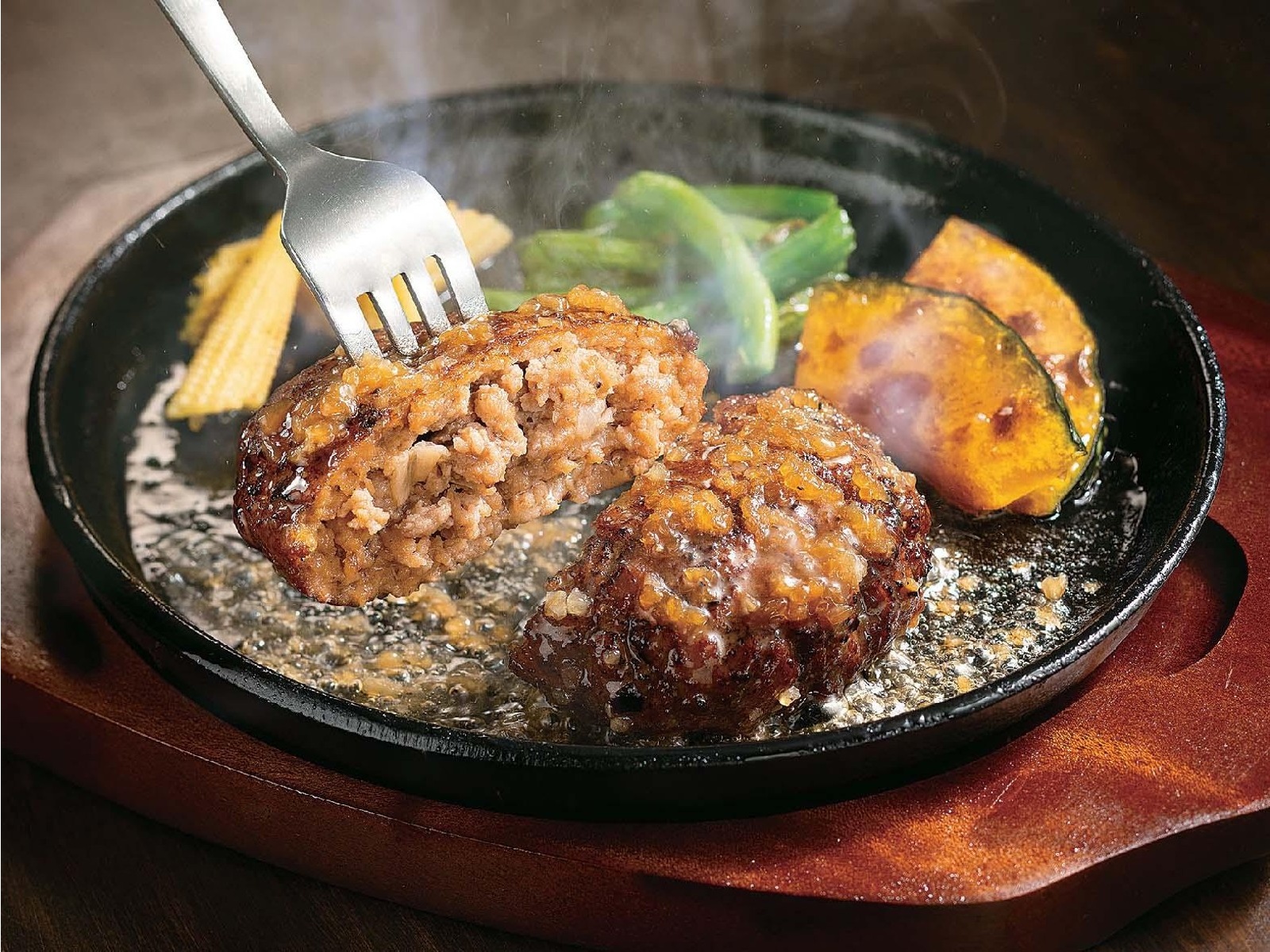 CO・OP ふっくら仕上げたあら挽き肉のハンバーグ 和風オニオン