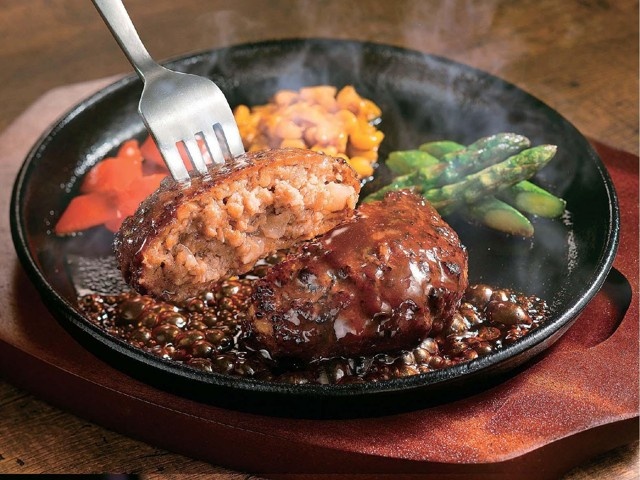 CO・OP ふっくら仕上げたあら挽き肉のハンバーグ デミグラスソース