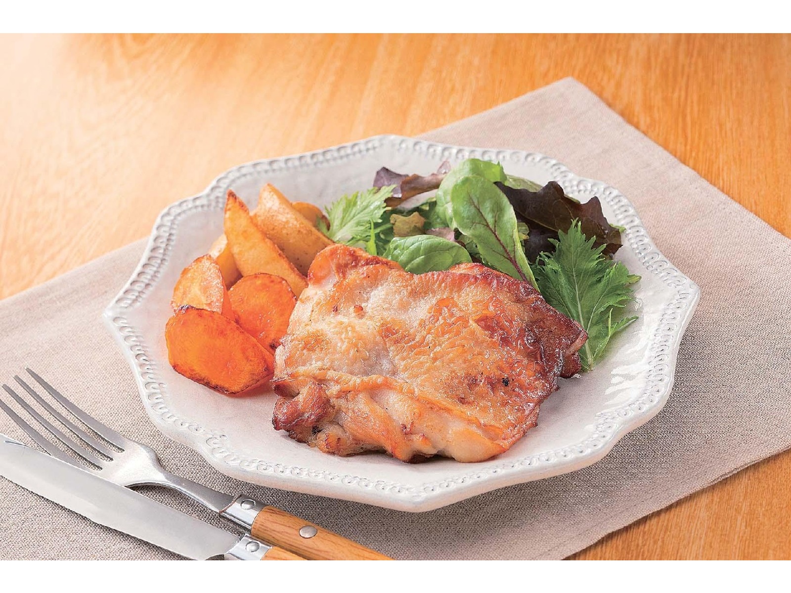 CO・OP 若鶏もも炭火うま塩チキン 2枚入（240g）| コープこうべ