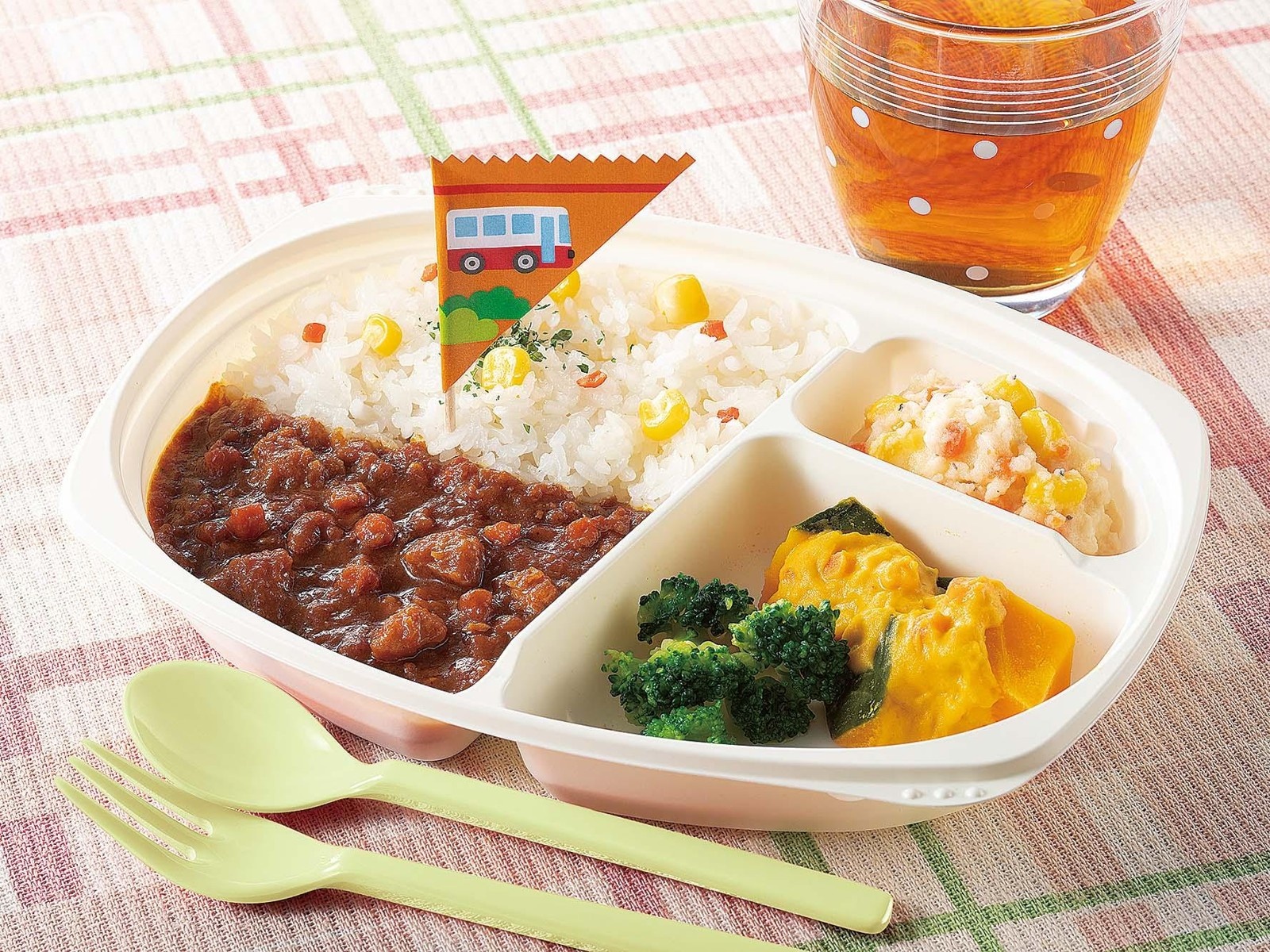 【おまとめ専用】ベレー帽 & ３匹のこぶた10点セット　フェーヴ　送料込み CO・OP 5種の野菜を使ったお子さまプレート チキンカレーセット 1人前