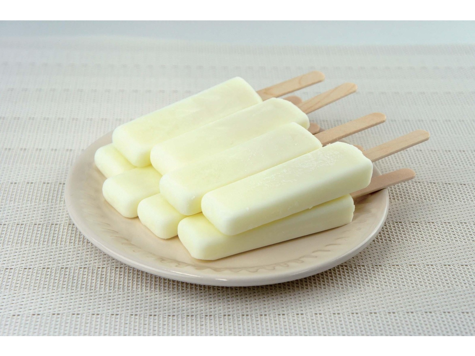 大山乳業 白バラ牛乳バー 1箱（30ml×8本入）| コープこうべ