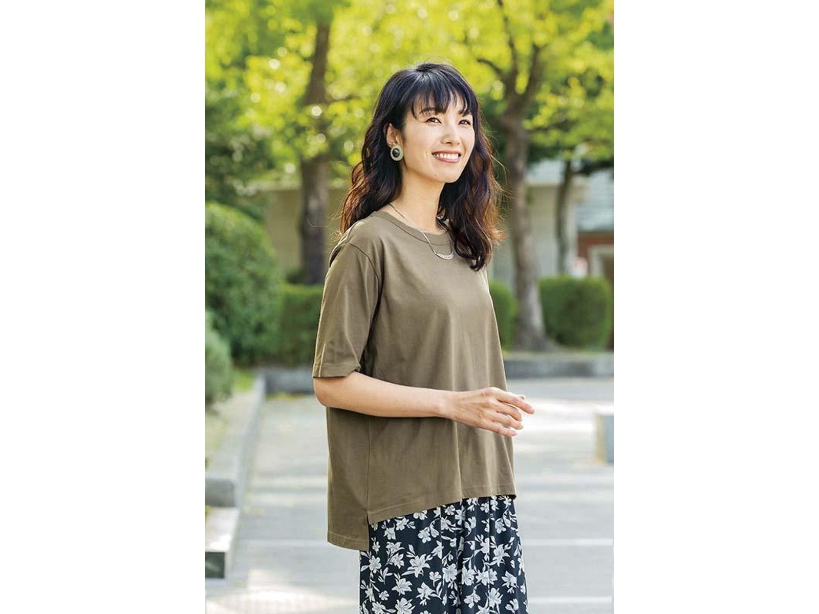 高級感満載！95%ラミー 軽くて薄い 五分袖 シャツ 快適 刺繍 レディース トップス 着心地のいいF_107 高級感満載！95%ラミー 軽くて薄い 五分袖 シャツ 快適 刺繍