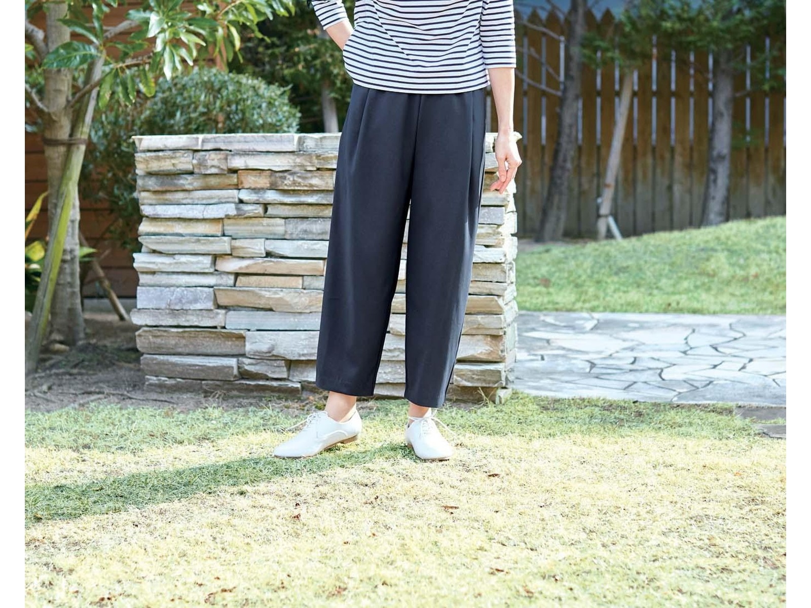 Huls 遠州織物 みじんコールサルエルバルーンパンツ(エバーグリーン