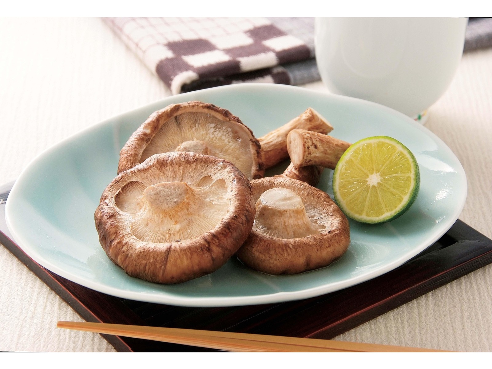 みみこまる様用　松茸 写真 - 秋の味覚の王様 松茸を狩る＆味う! Since1955 Hutte