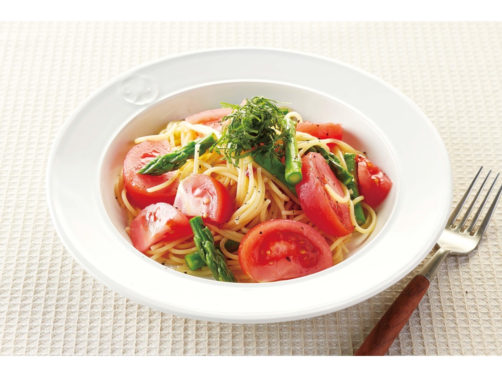 桃太郎トマト 350g＋100g（3～5コ入・小玉～大玉混合）| コープ