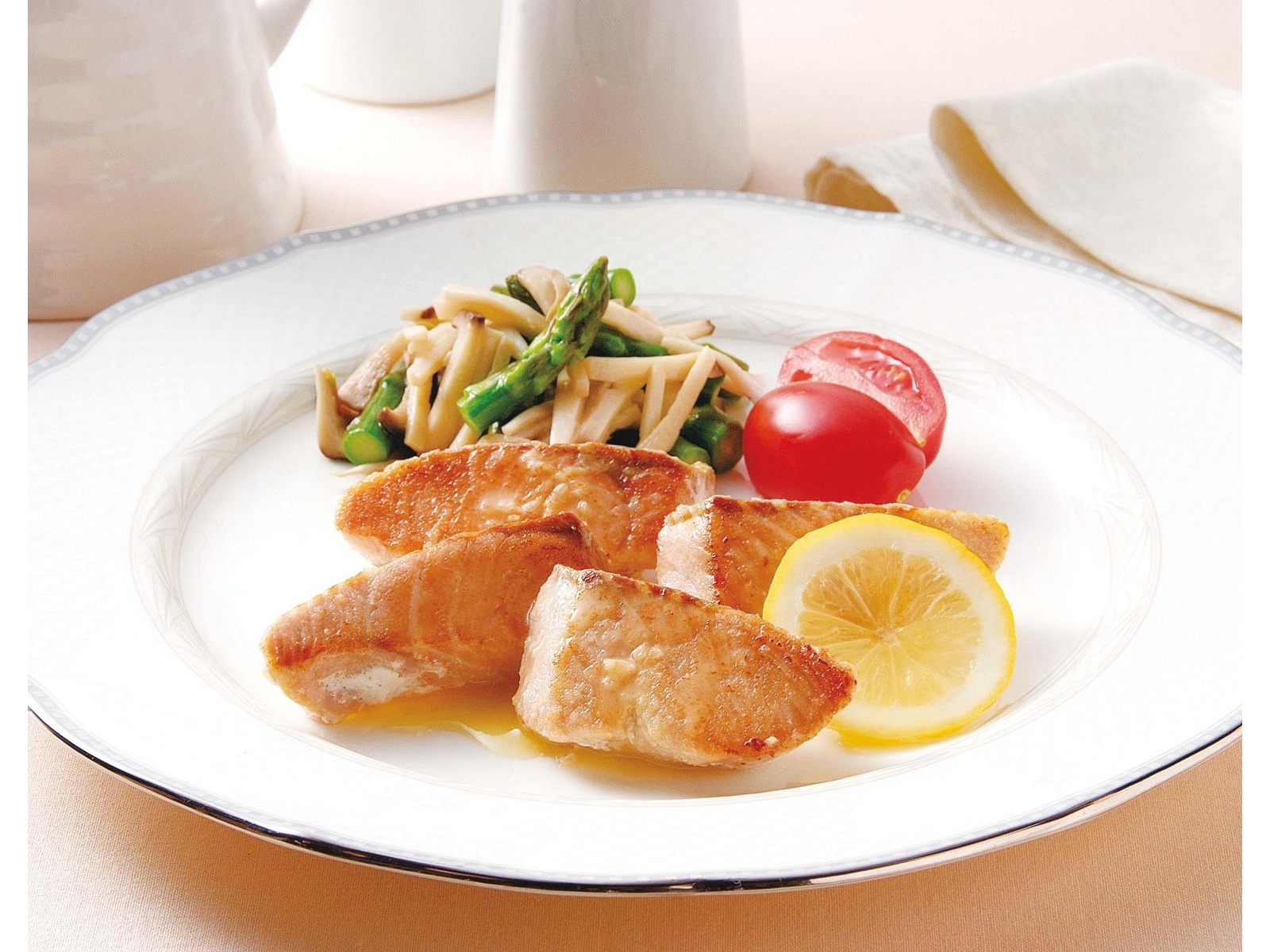 マルタ水産 秋鮭便利切身(皮とり) 15切入（300g）| コープこうべネット