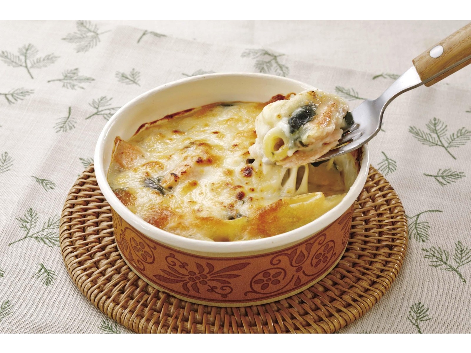 大進食品 北海道産サーモンとペンネのグラタン 2コ入（340g）| コープ