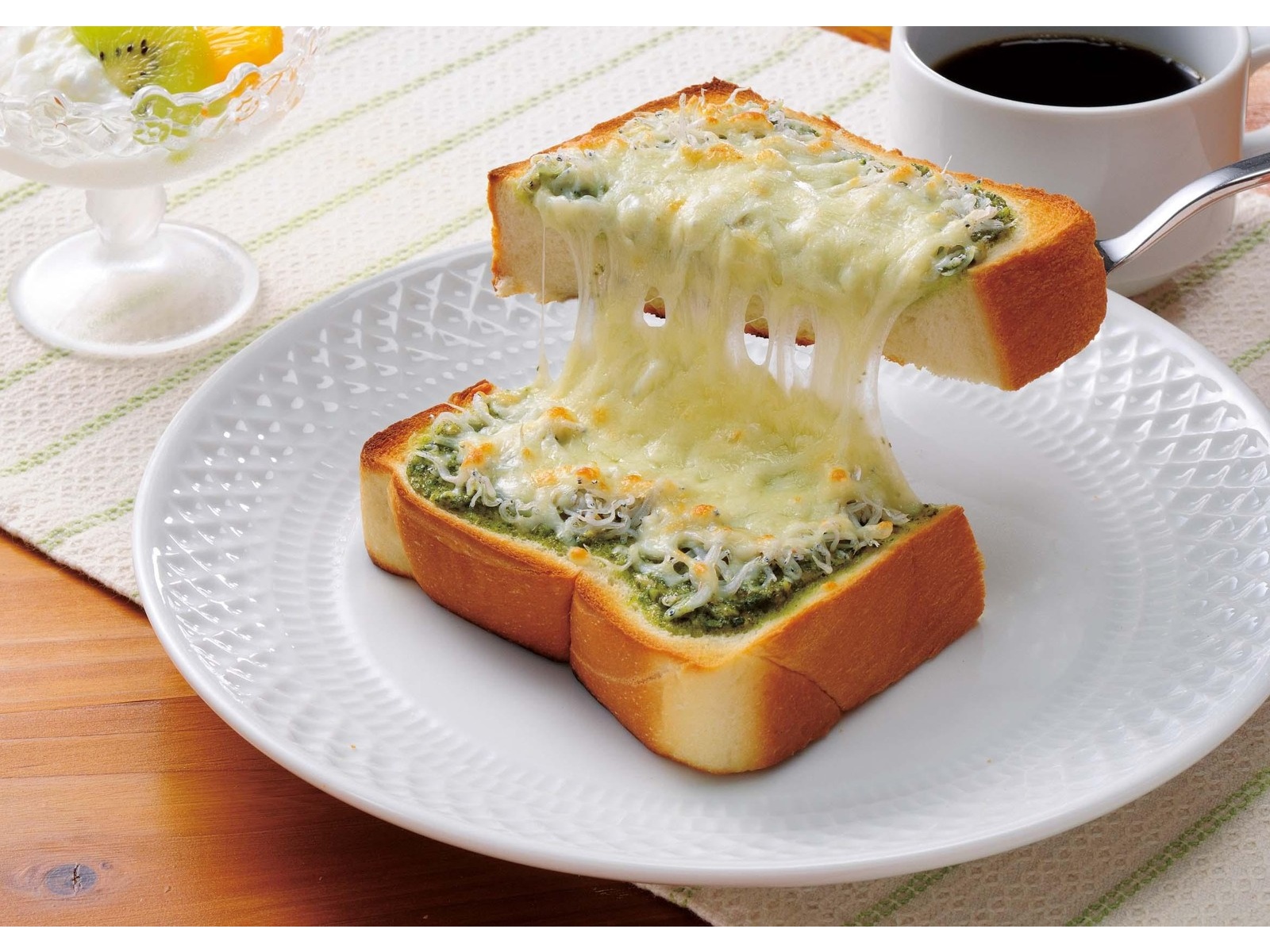 じぇのべーぜ。 EASTBEE バジルソース 200g ( パスタソース ) [ 4984183022249