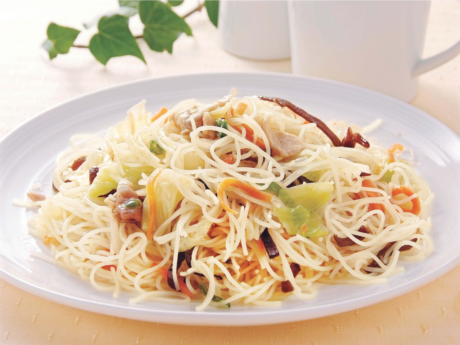 ピーコ様決定商品。コウケントー。1000番。4008番。新品。 ケンミン 焼ビーフン 180g×2袋入| コープこうべネット