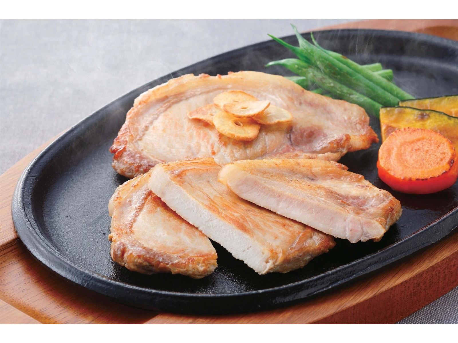 コープこうべ 薩摩元気豚背ロース（テキカツ用） 3枚入（240g