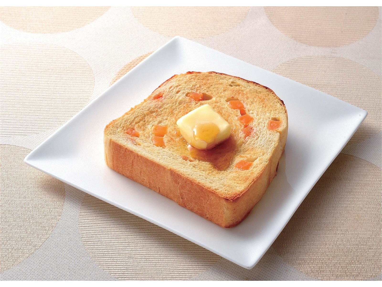 グッドマン 国産小麦のチーズ入食パン 1袋（1.5斤）| コープこうべネット