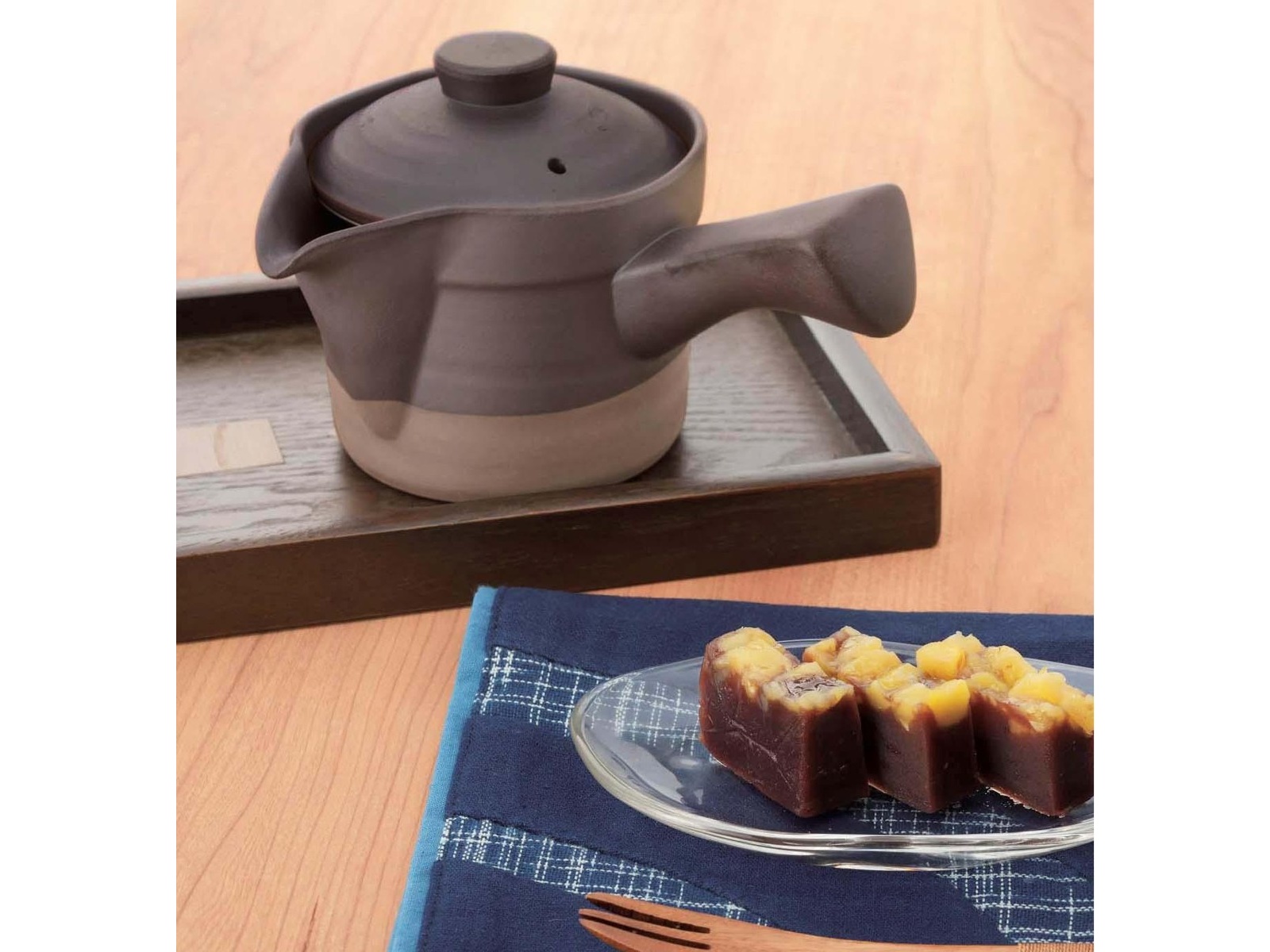 有田焼 趣釉ゆったり急須 カゴ網付 1コ | コープこうべネット