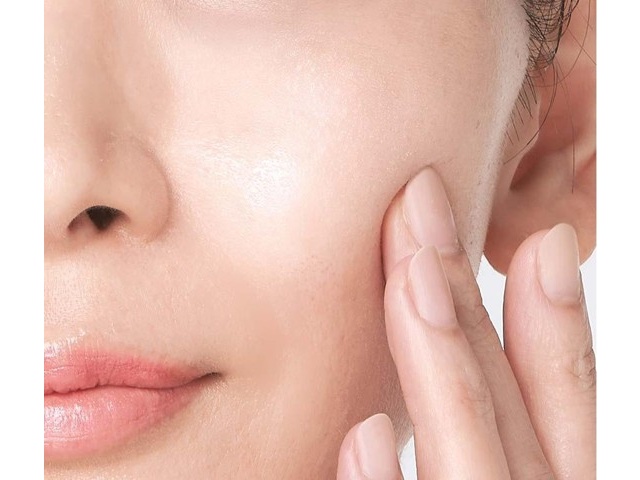 クロナイン 薬用美白化粧水 200ml| コープこうべネット