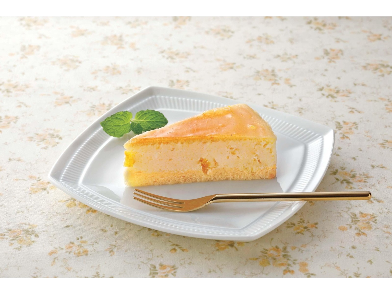 五洋食品 兵庫県産ゆずのベイクドチーズケーキ（ゆず皮入り） 1