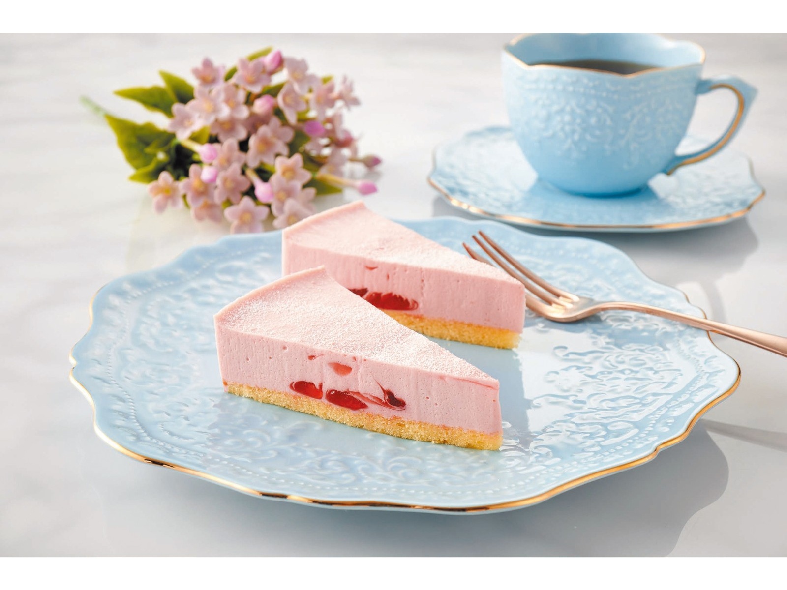 594Pで交換】五洋食品 あまおう苺のムースケーキ 1箱（4コ入