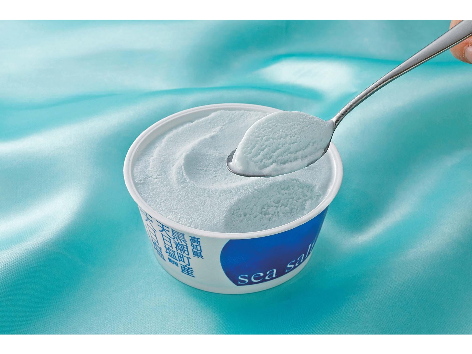 高知アイス 土佐天日塩ジェラート 1袋（115ml×2コ入）| コープこうべネット