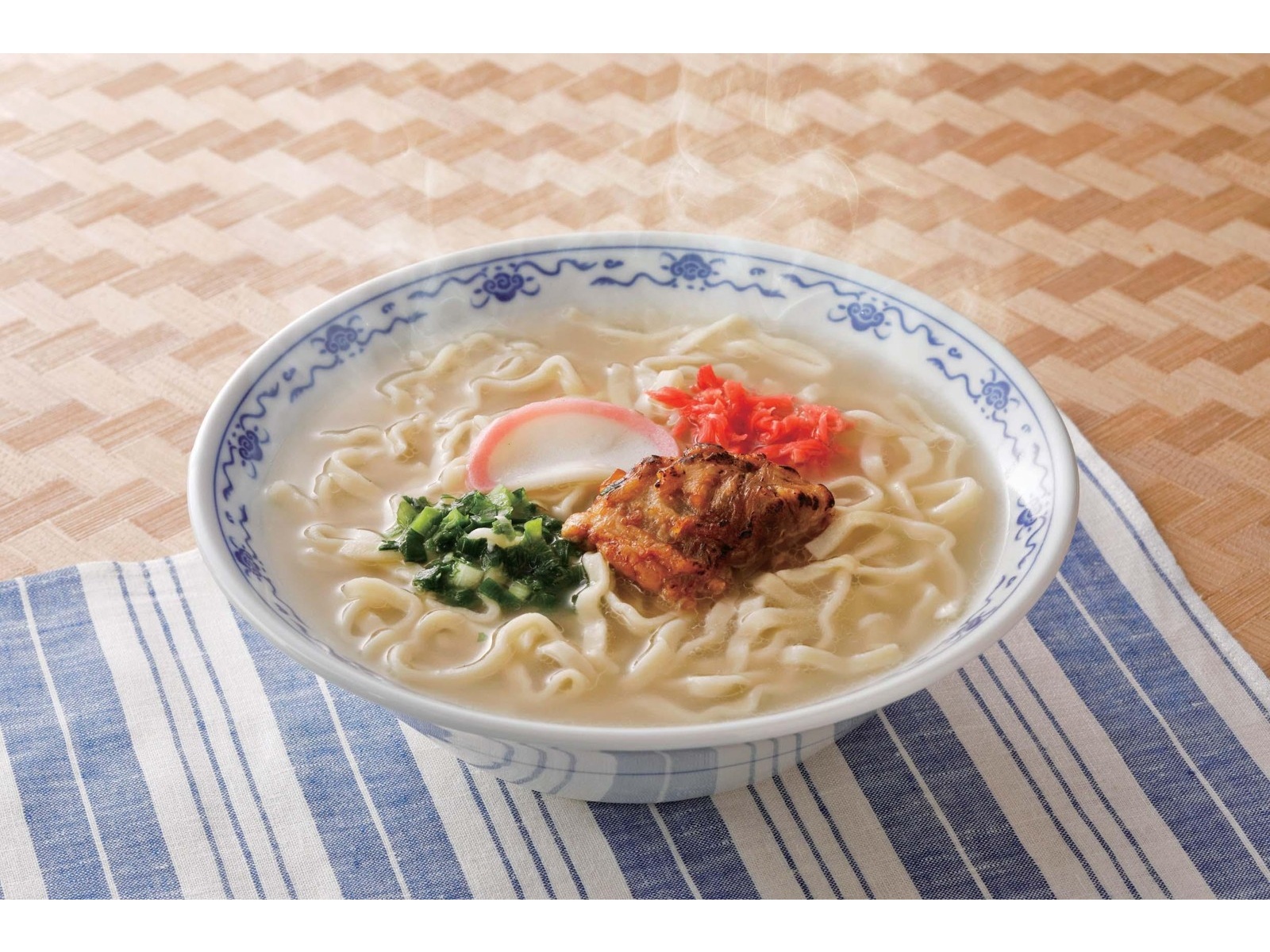 日清食品冷凍 沖縄風ソーキそば 1人前（237g） | コープこうべネット