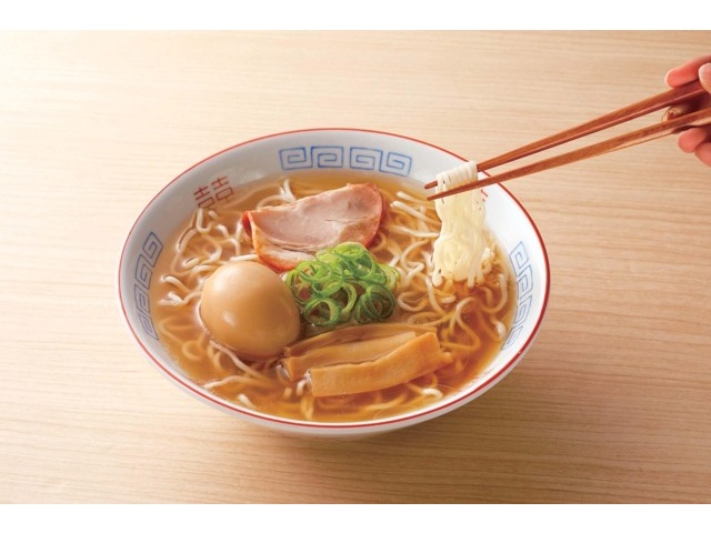 日清食品チルド 人類みな麺類 貝だし醤油らーめん 2人前 | コープ