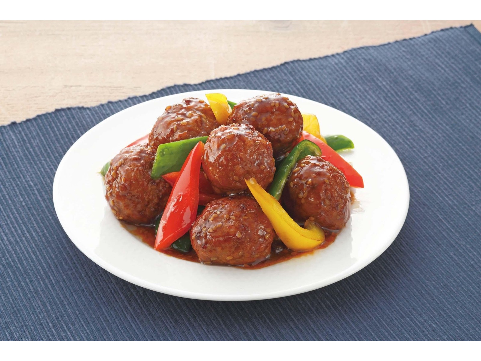 KK企画 陳建一 黒酢入り大粒肉団子 6コ入（230g）| コープこうべ