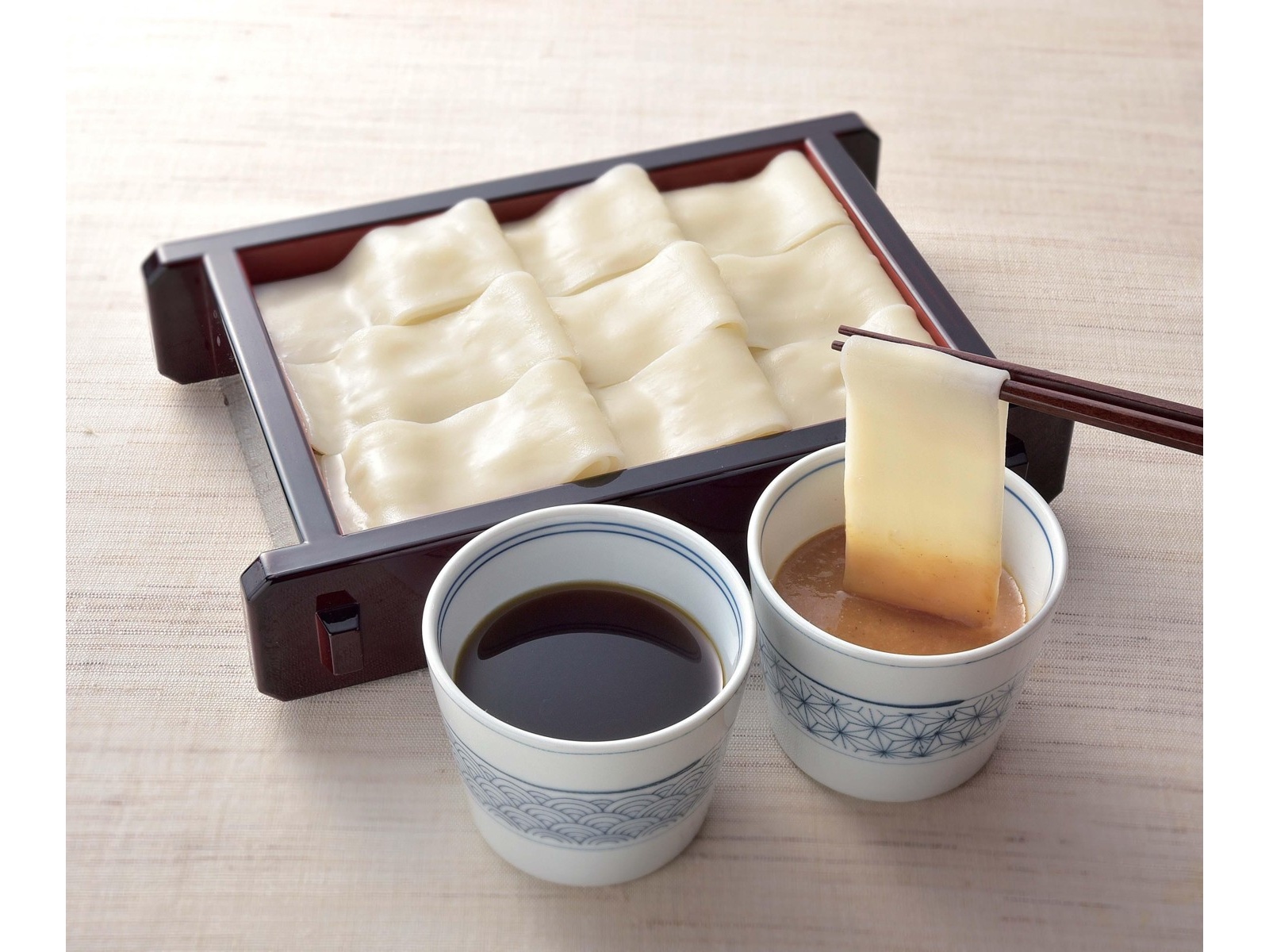 花山うどん 鬼ひも川 二味詰合せ（伝承つゆ・胡麻みそつゆ付き） 4人前