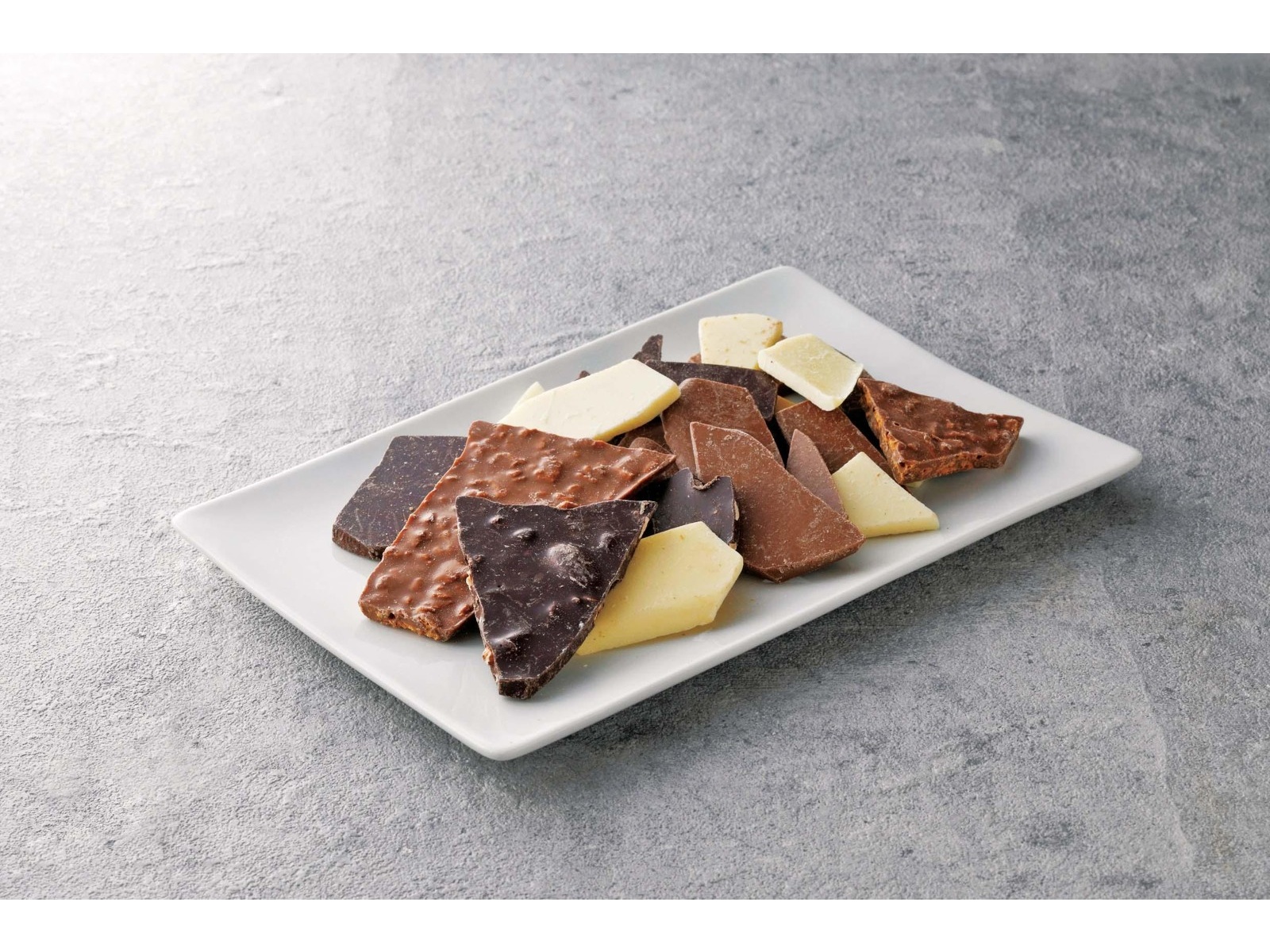 マキィズ 神戸割れチョコミックス 1袋(140g)| コープこうべネット