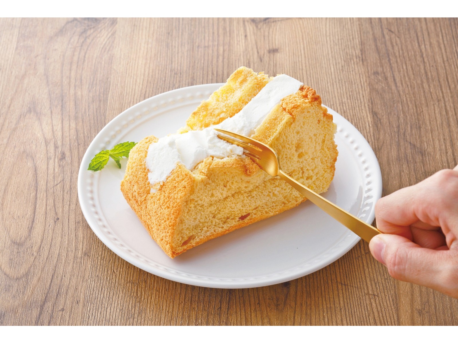 エビアンコーヒー 港シフォンケーキ 1コ| コープこうべネット エビアンコーヒー 港シフォンケーキ 1コ| コープこうべネット