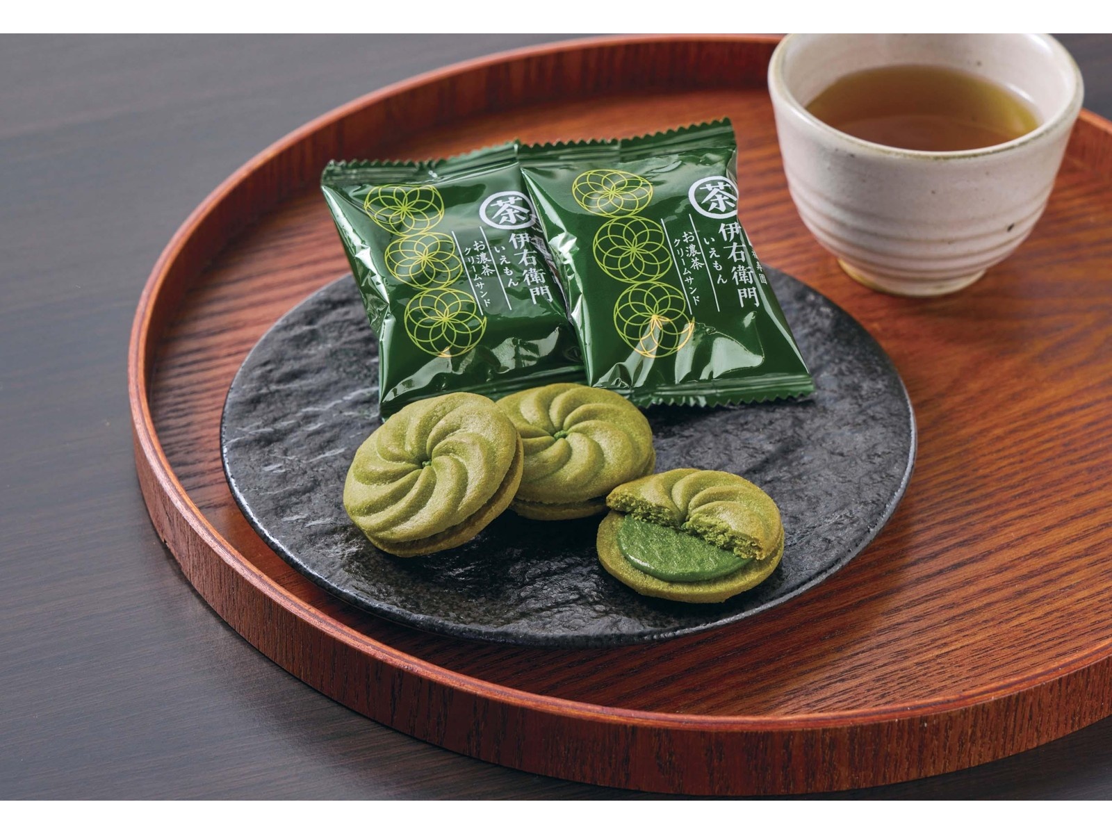 モントワール 伊右衛門お濃茶クリームサンド 119g（個包装込み