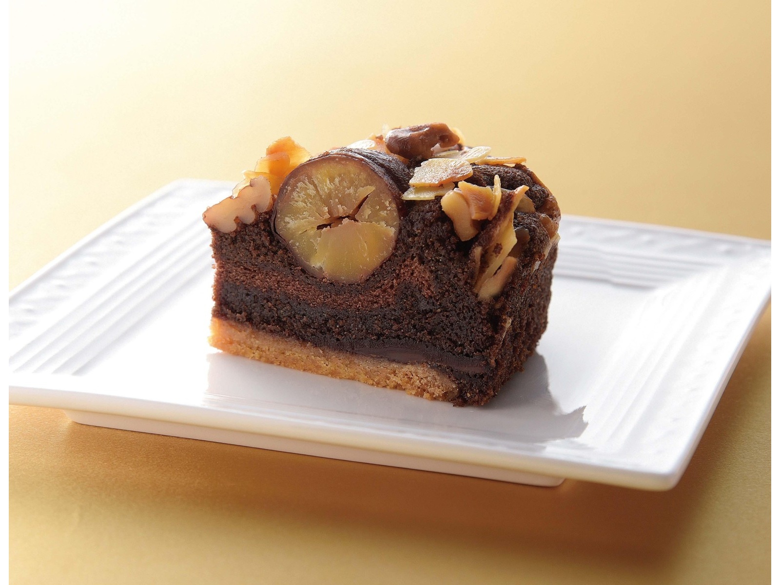 ケーニヒスクローネ 濃厚 ショコラマロンタルト 1箱（1コ）| コープ