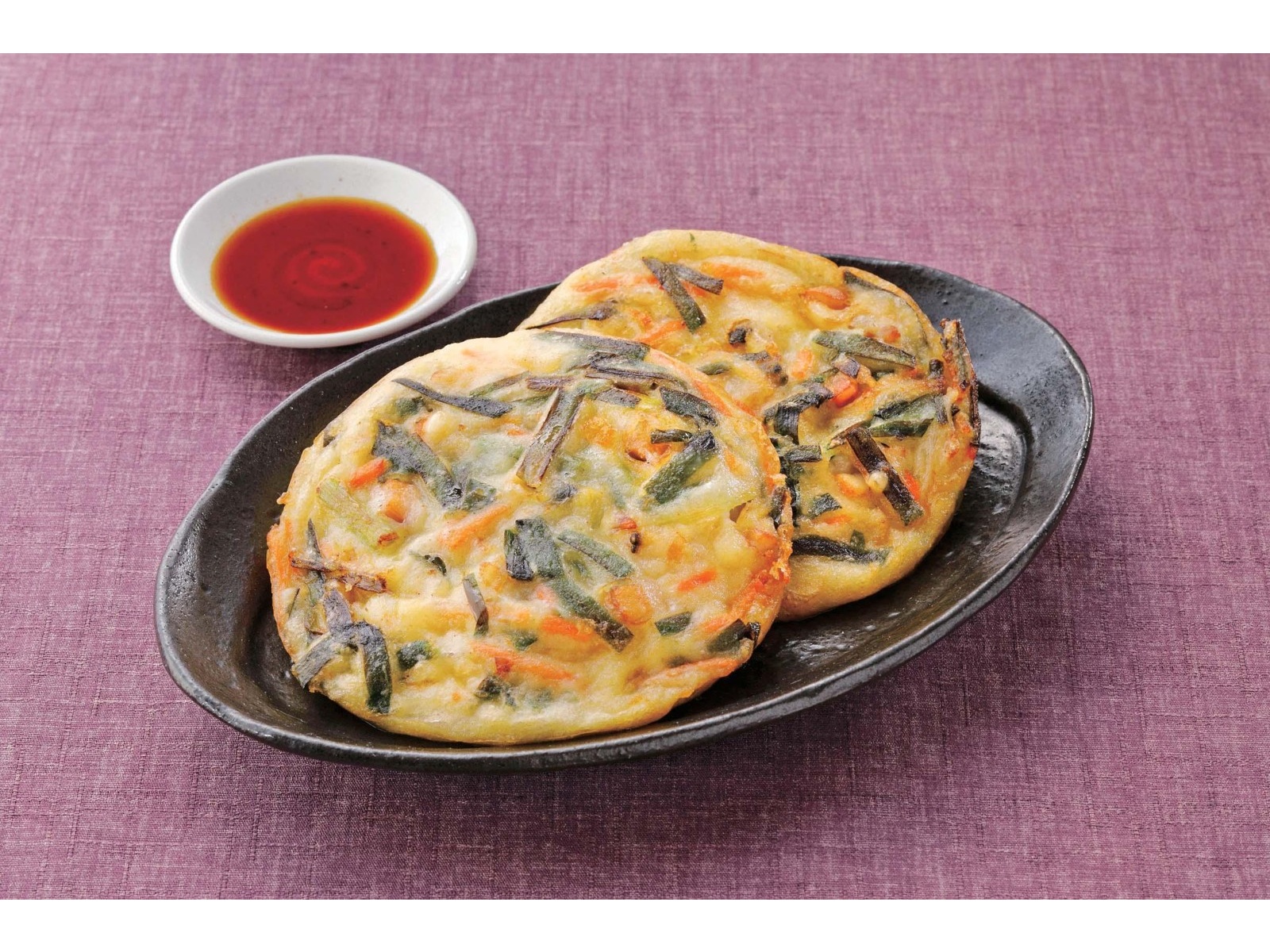 bibigo もちもち海鮮にらチヂミ 2枚入（210g、たれ付き）| コープ