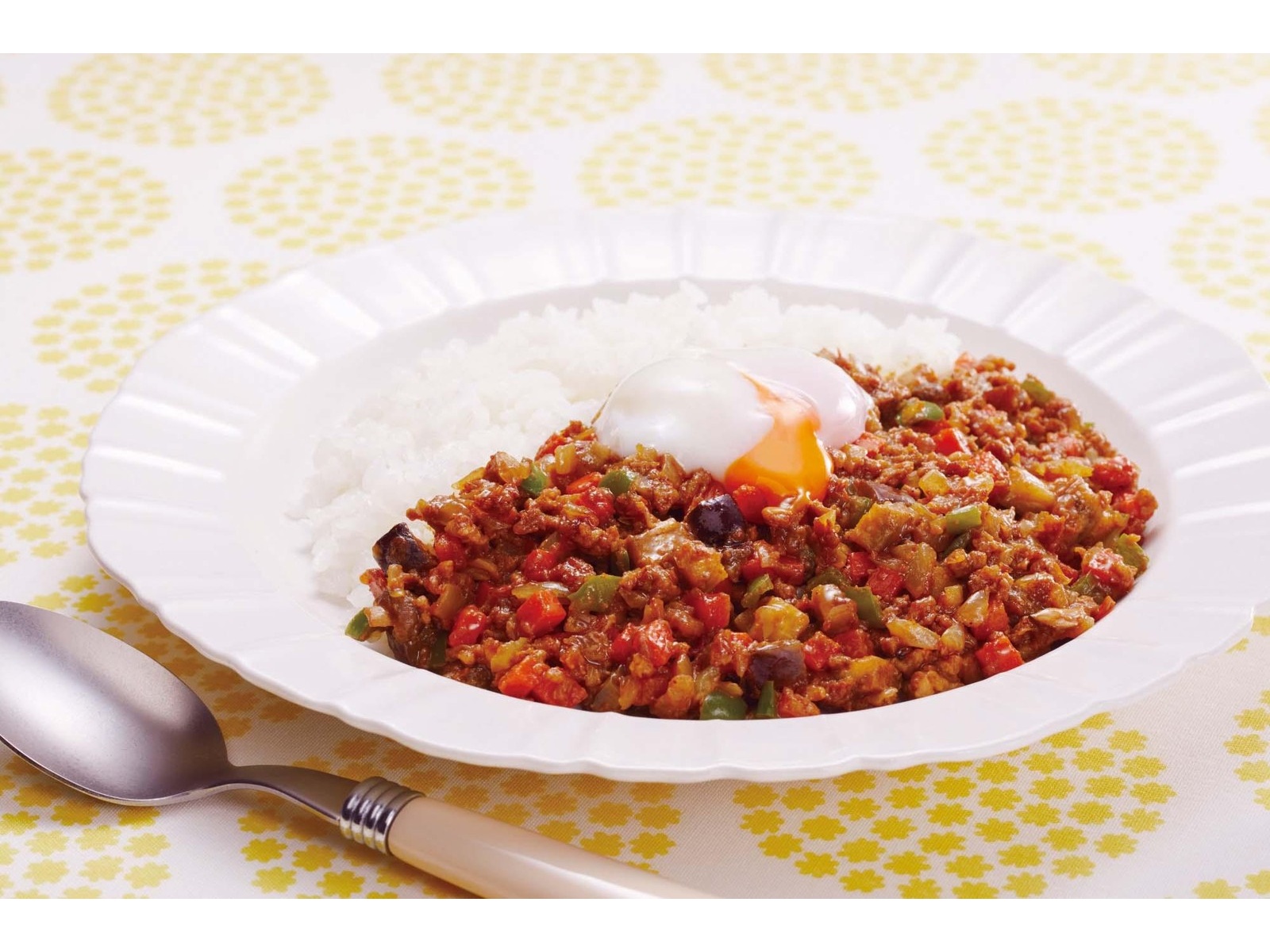 S&B ドライキーマカレー中辛 94g(2皿分×4袋入)| コープこうべネット S&B ドライキーマカレー中辛 94g(2皿分×4袋入)| コープこうべネット