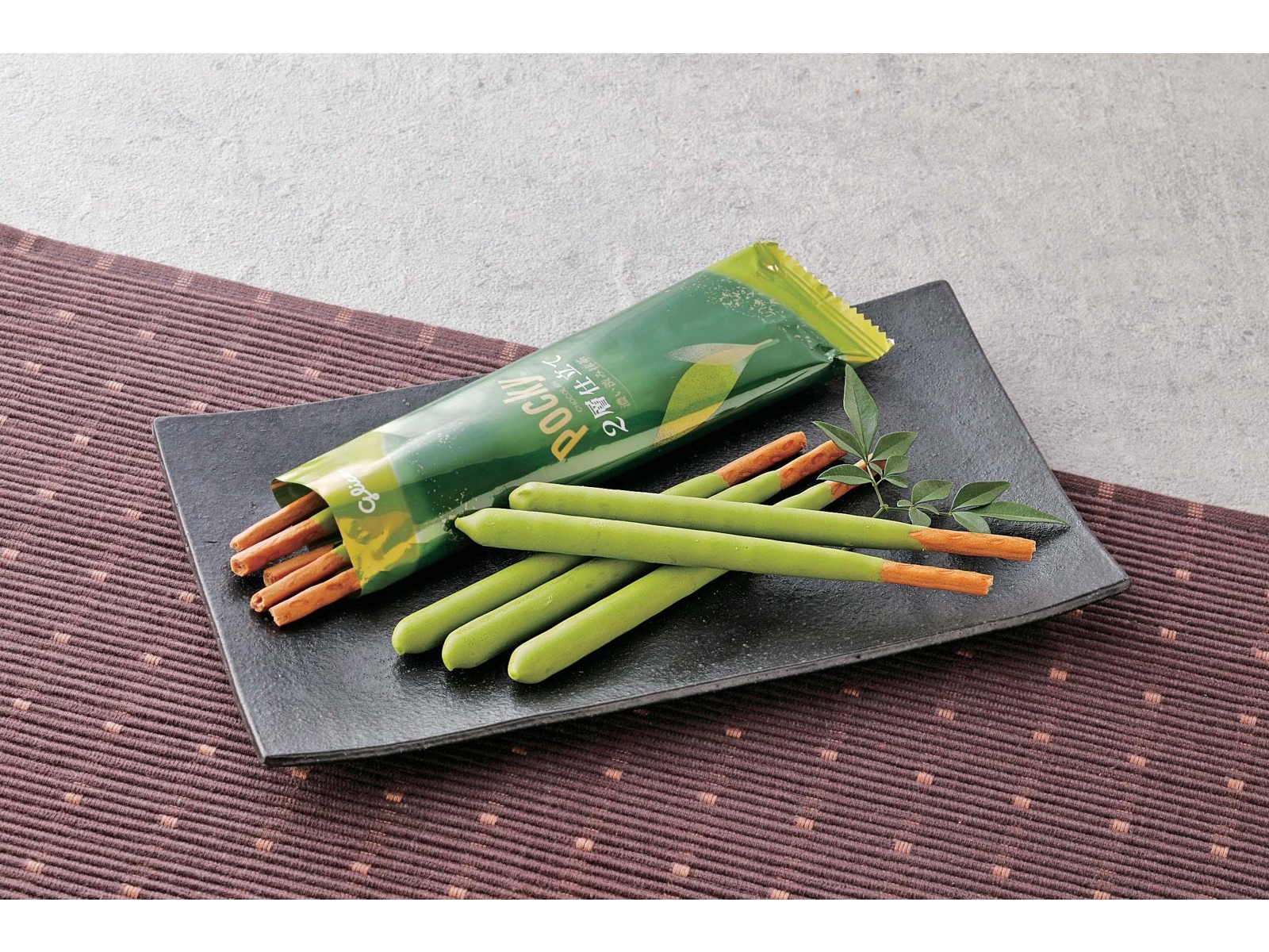 グリコ ポッキー2層仕立て＜濃い渋み抹茶＞ 2袋入| コープこうべネット