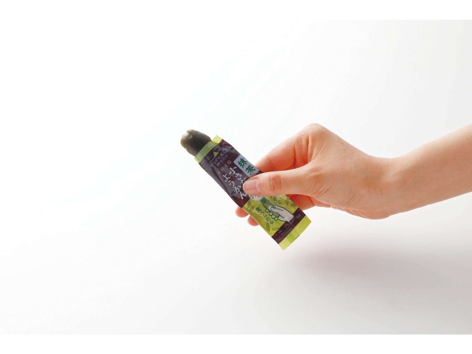 井村屋 片手で食べられる小さなようかん抹茶 14g×7本入| コープこうべ