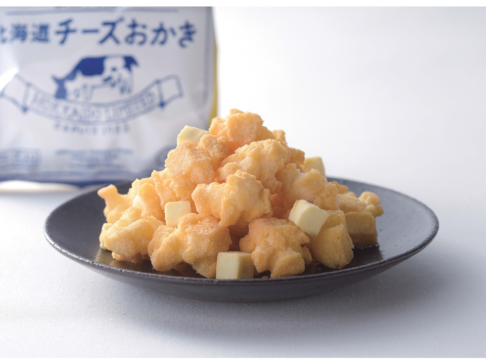 YOSHIMI 北海道チーズおかき 1箱 （17g×6袋入）| コープこうべネット