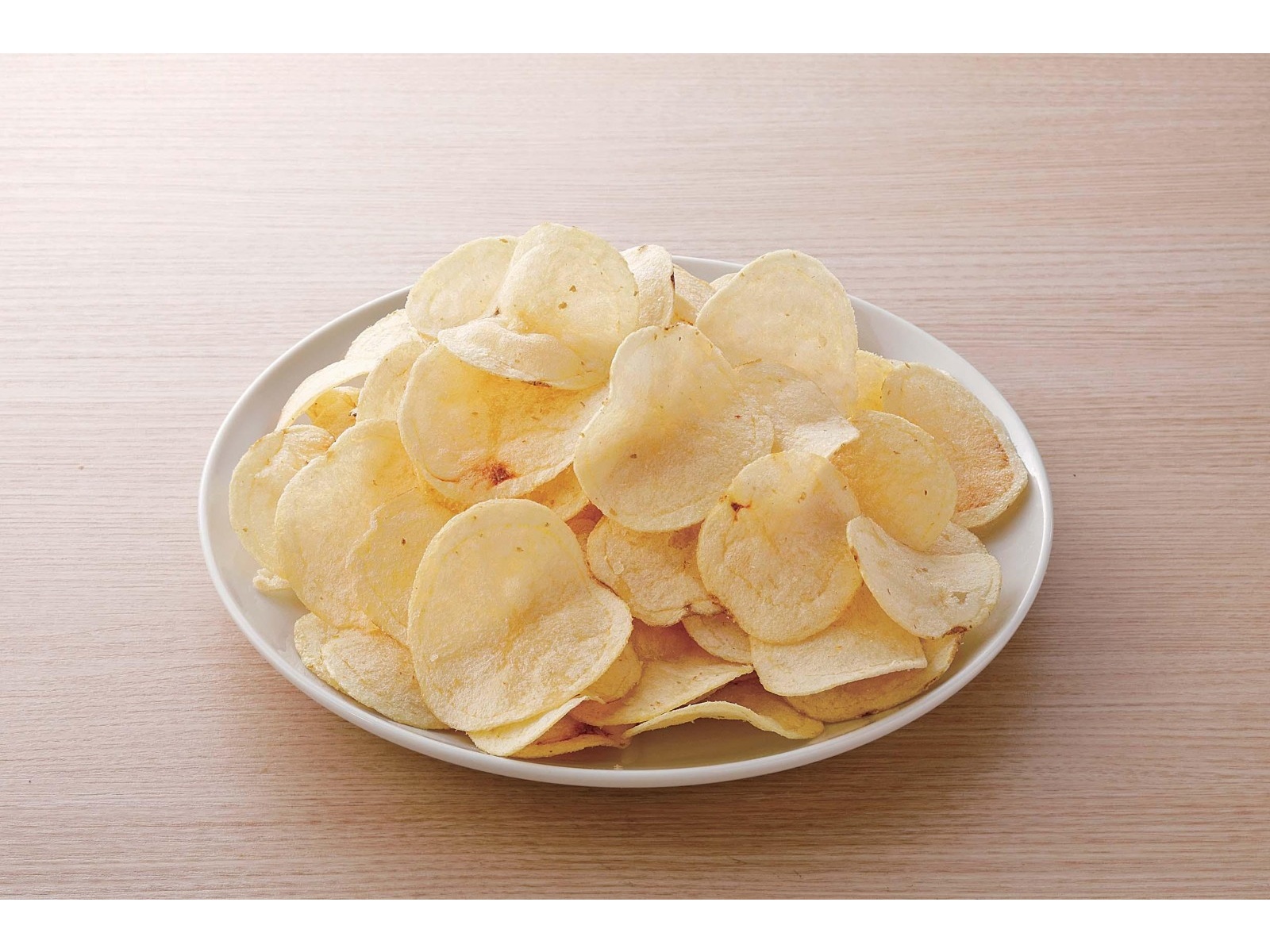 湖池屋 デラックスサイズポテトチップスじゃがいもと塩 190g