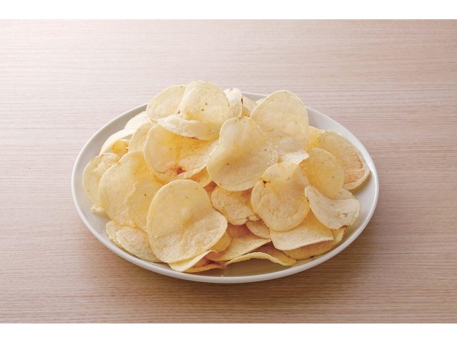 ポテチ☆ オイル掛け製法 ごま油と辛ねぎ味 ポテトチップス 0.78KM - 山芳製菓