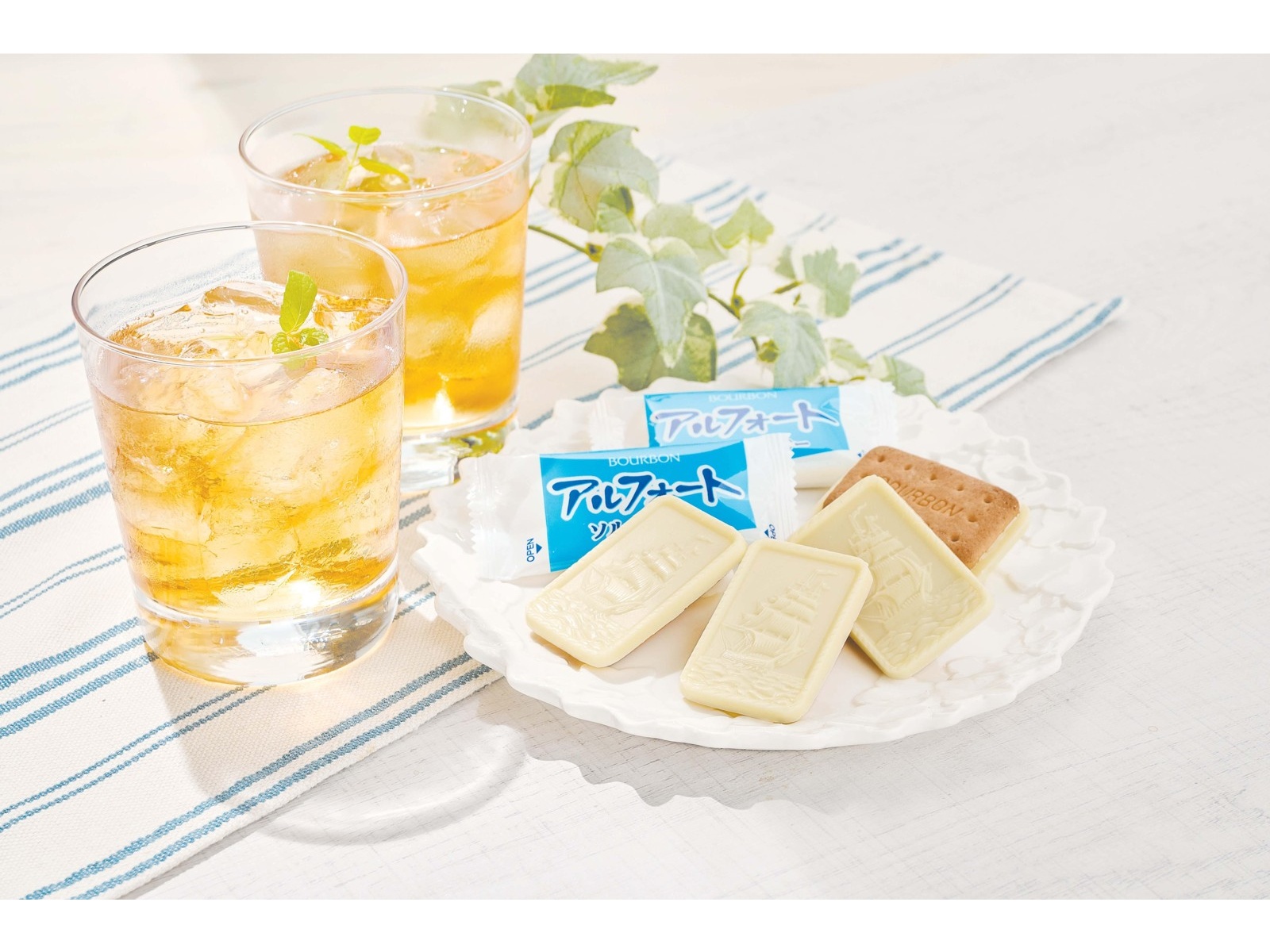 ブルボン アルフォートソルティバター 136g| コープこうべネット