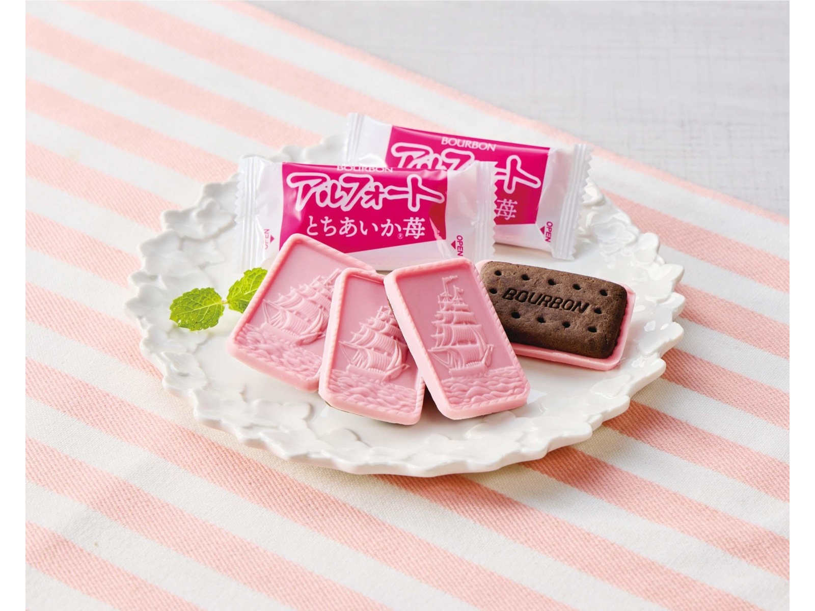 ブルボン アルフォートとちあいか苺 136g| コープこうべネット