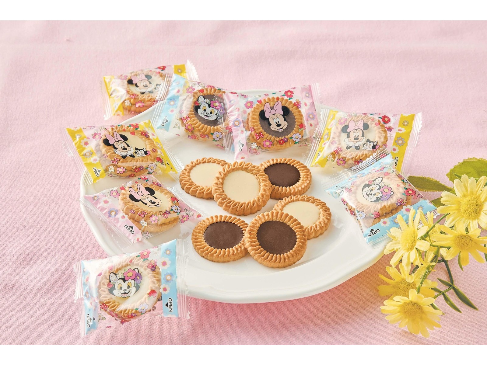 ブルボン ディズニーチョコ&ホワイトビスケット 160g| コープ