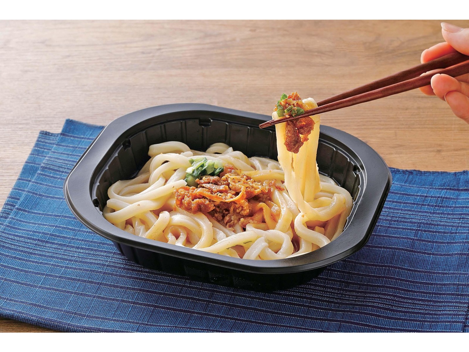 テーブルマーク お皿がいらない ぶっかけ牛肉うどん 1食入（288g