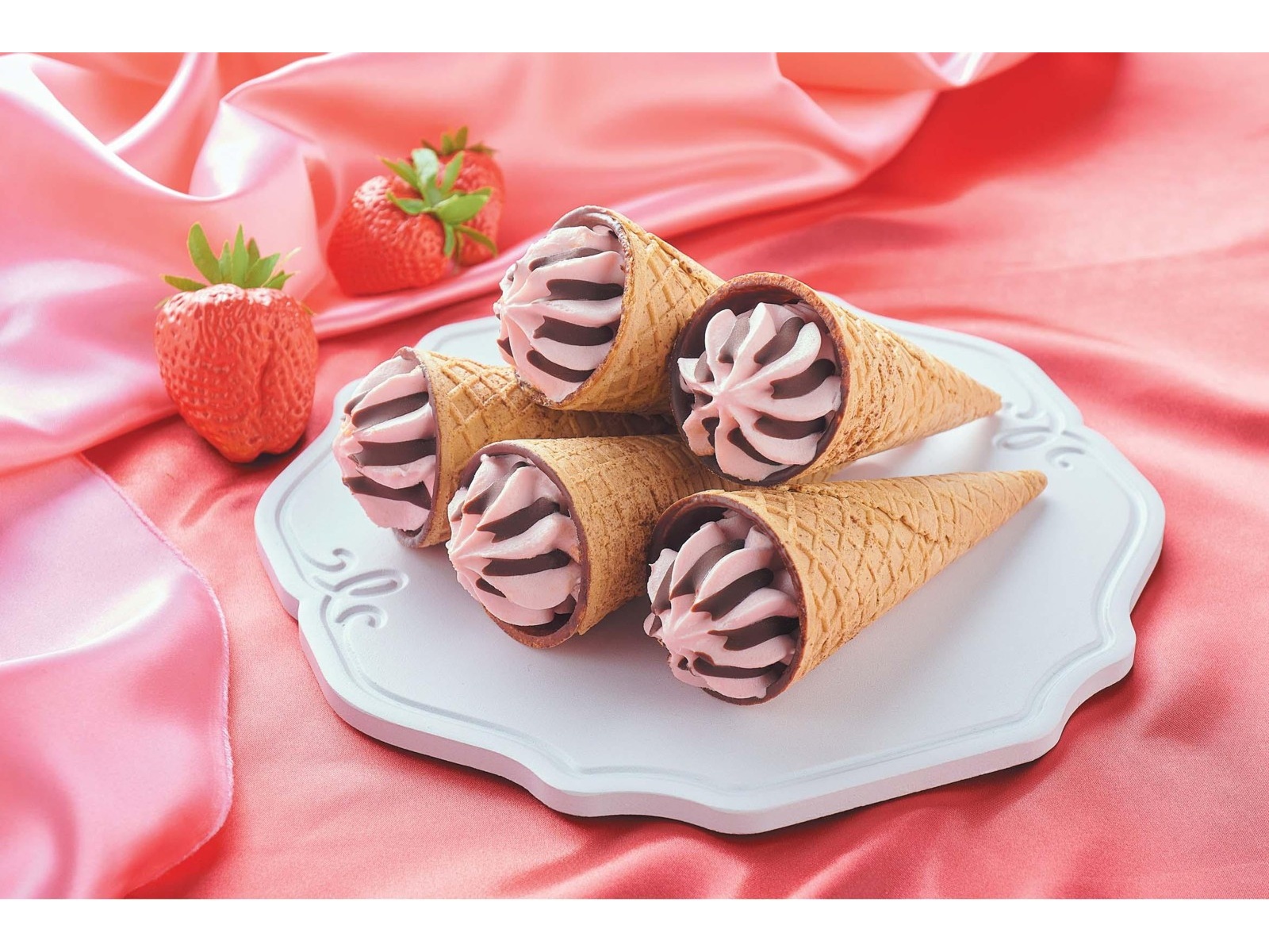 クラシエ ヨーロピアンシュガーコーンストロベリー 1箱（56ml×5コ入