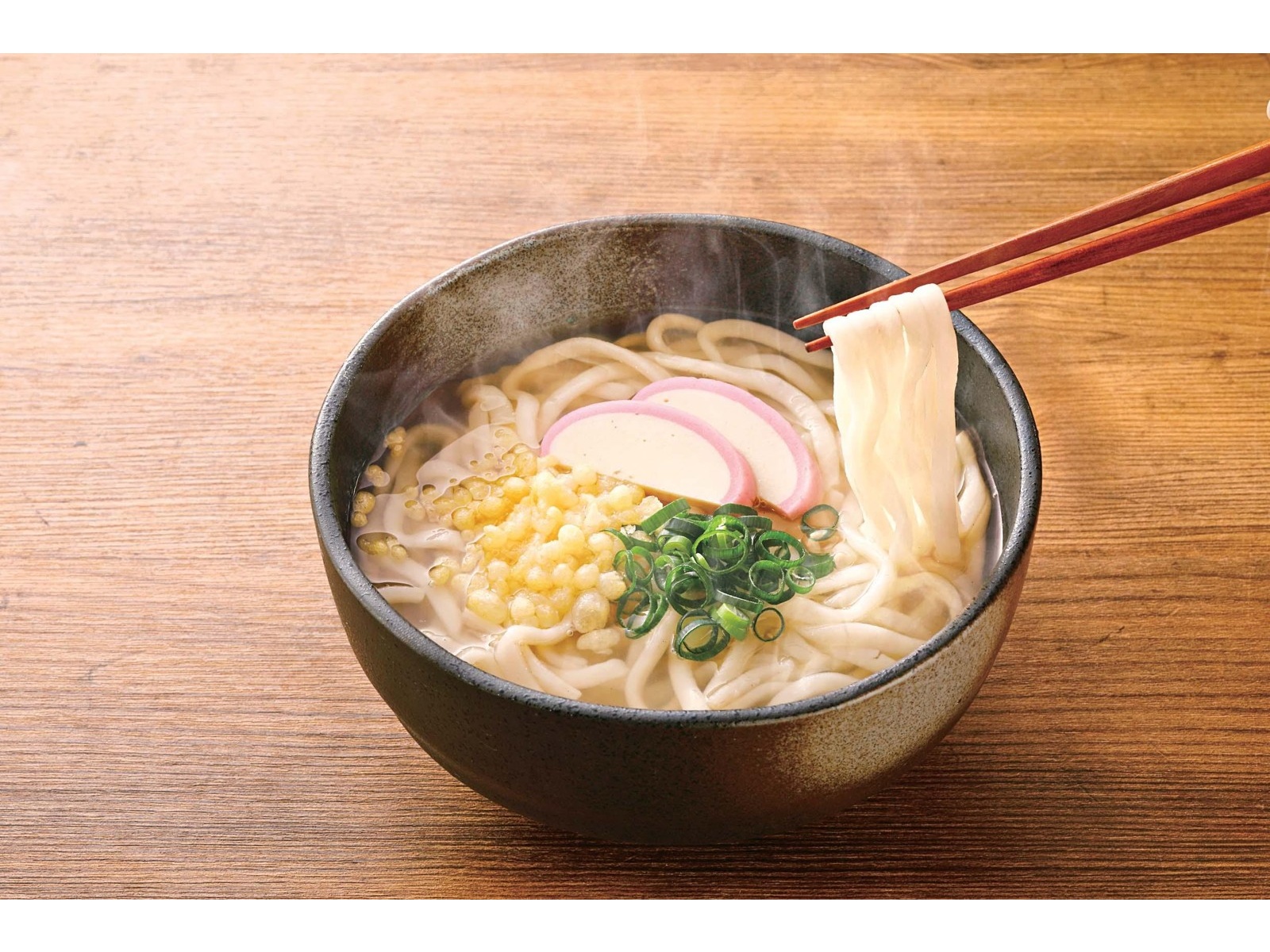 うどんりんご 和風りんご鍋うどん | うどんレシピ【讃岐うどん通販の亀城庵】