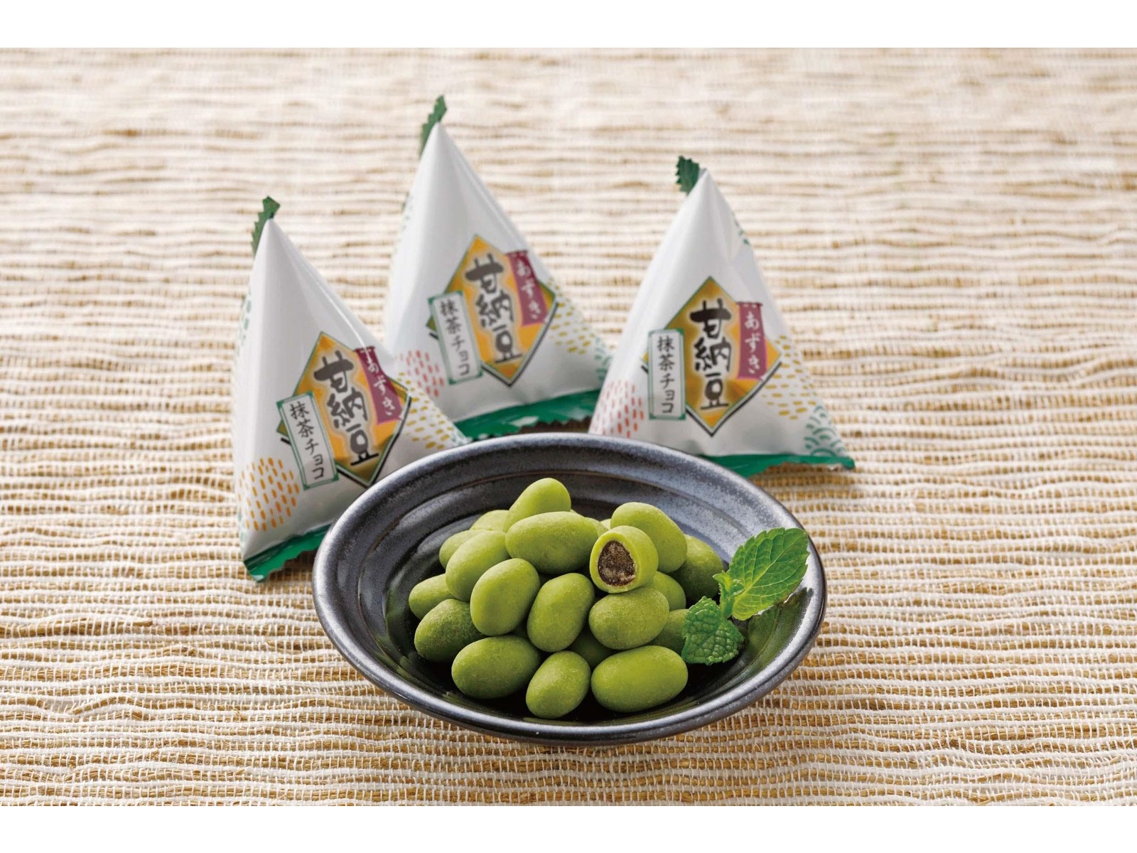 でん六 あずき甘納豆抹茶チョコ 80g| コープこうべネット