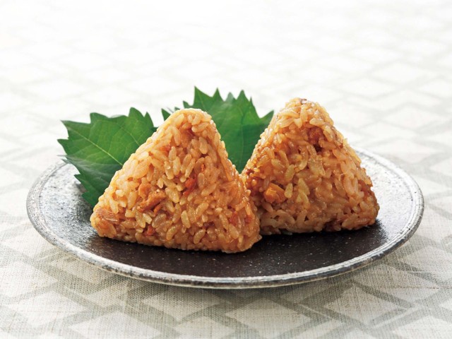 ニチレイ 国産素材の鶏めしおにぎり 6コ入（390g）| コープ