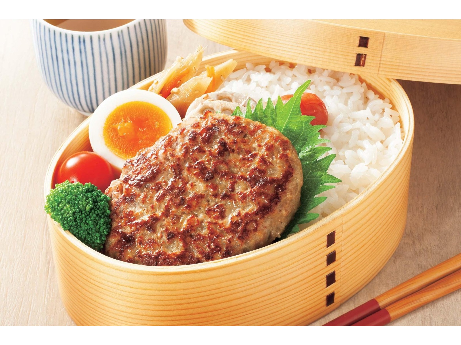 ニチレイ ソースのいらないコク旨ハンバーグ 4コ入（300g）| コープ