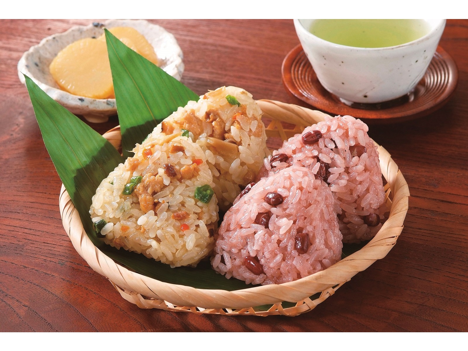 ニチレイ 2種のおこわおにぎり（赤飯＆鶏五目） 8コ入（376g