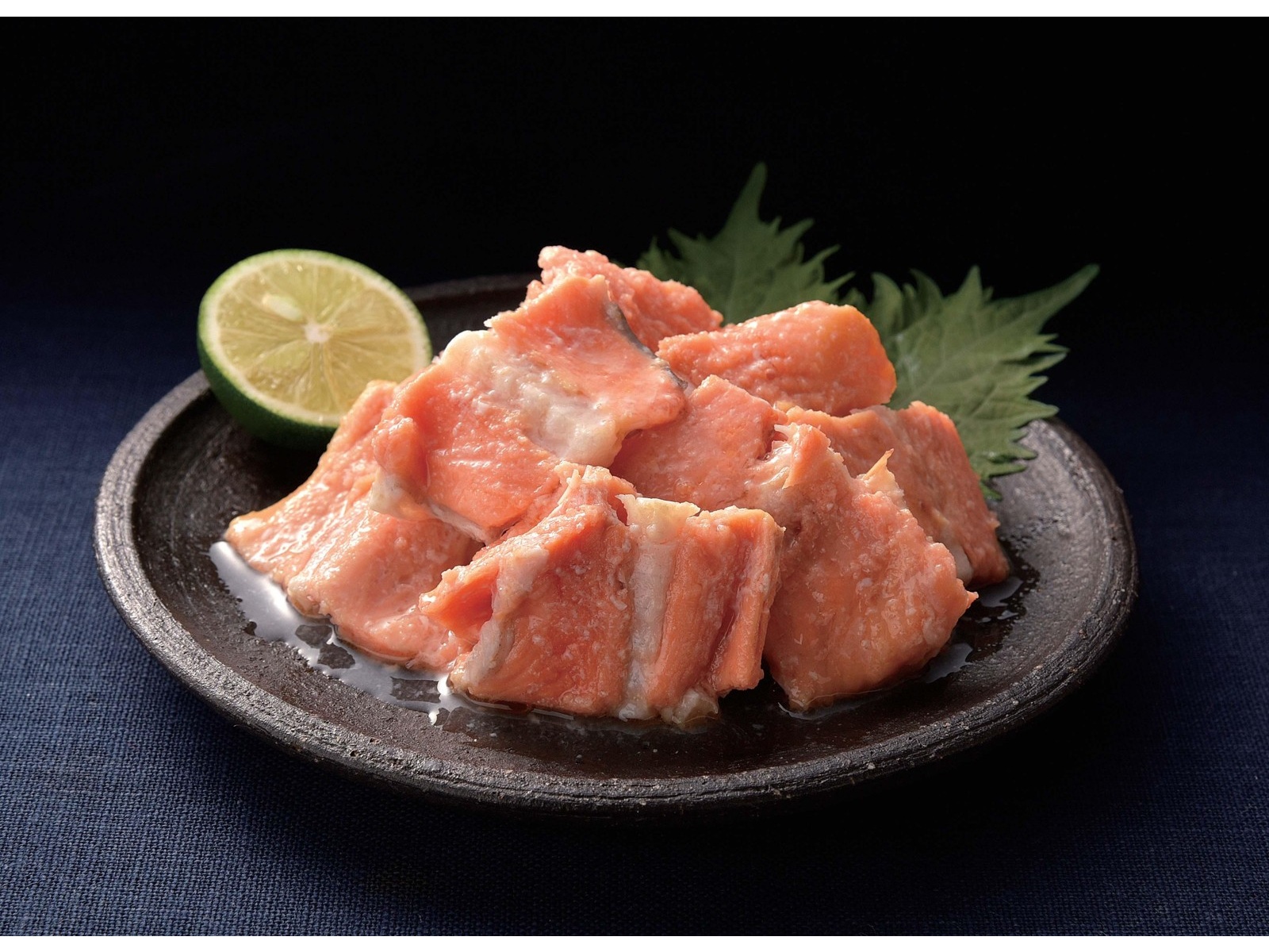 ニッスイ 銀ざけ中骨水煮 180g（総量）| コープこうべネット