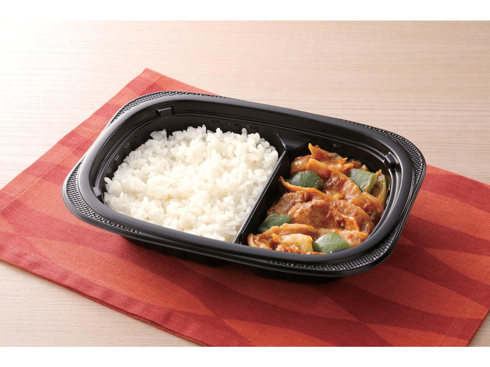 回鍋肉品です ニッスイ ふっくらごはんと回鍋肉 1人前（330g）| コープ